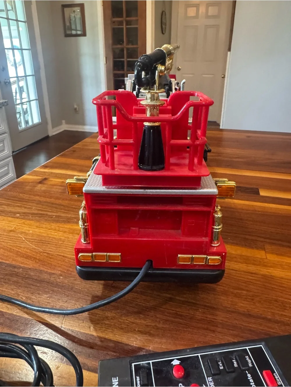 Vtg New Bright Wire Remote Control Metro Fire Truck 1990  Vintage Works 26.6